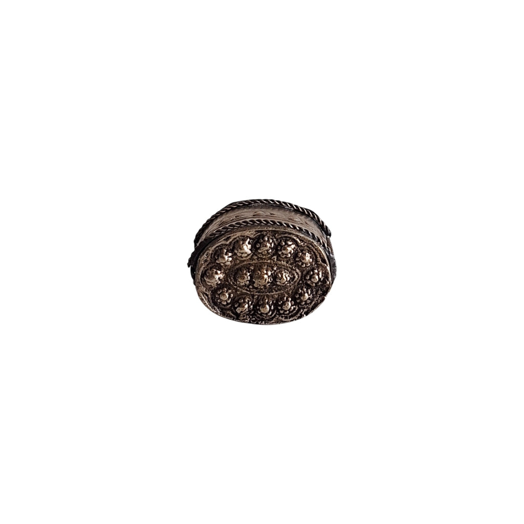 Silver-Plated Pill Box with Embossed Floral Motif – Repoussé Decoration, Antique Patina