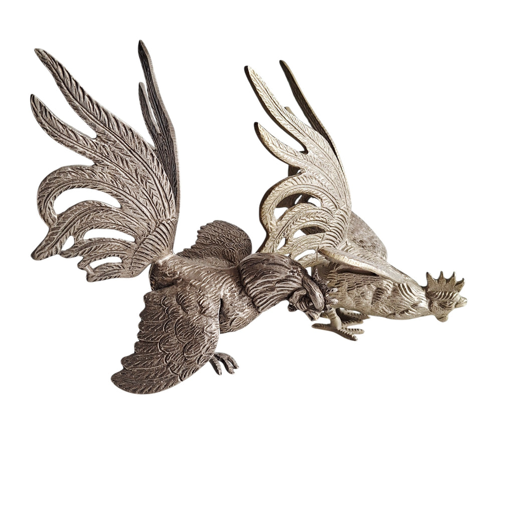 Paar metalen kemphaantjes - vechtende hanen beeldjes Frans decoratief - set van 2