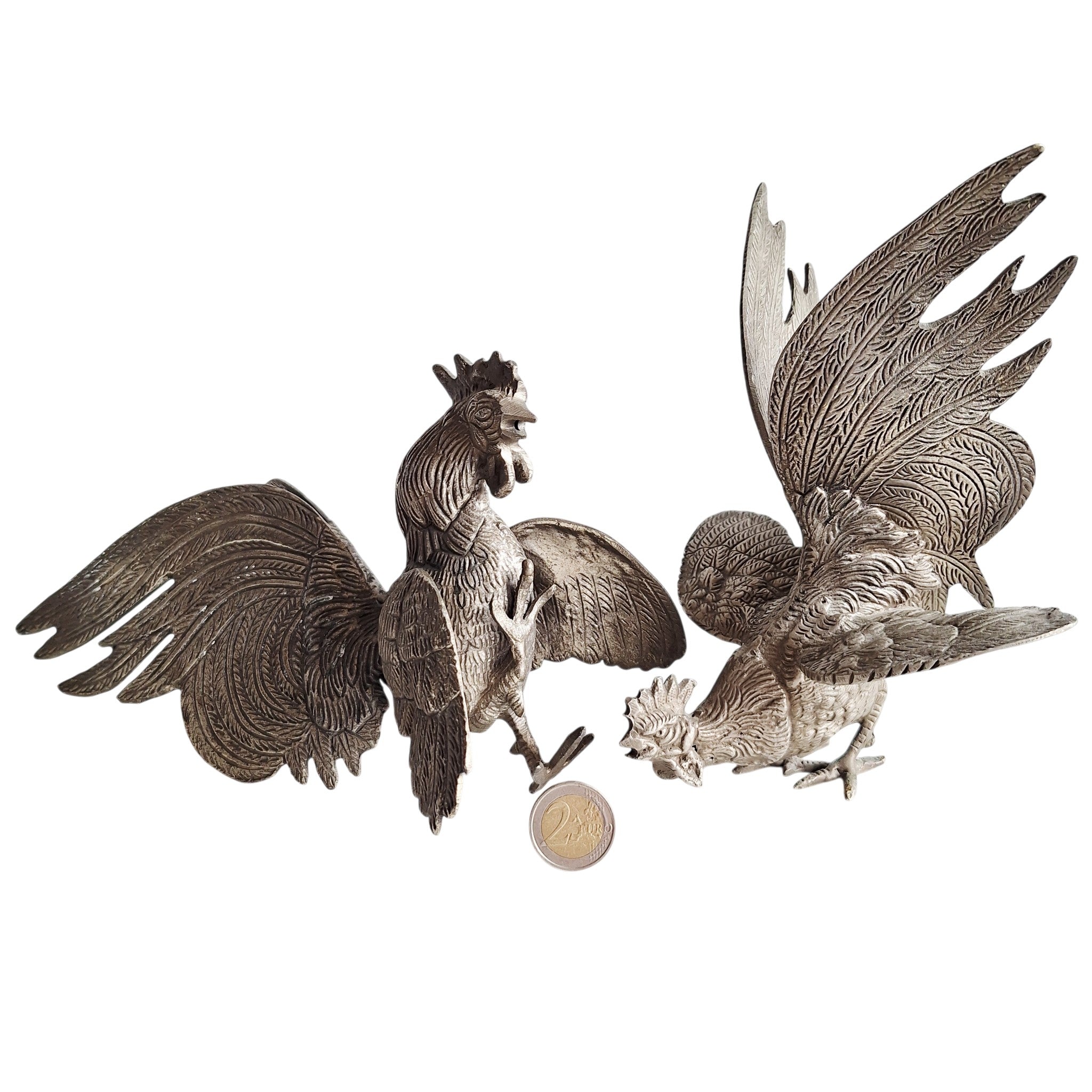 Paar grote metalen kemphaantjes - vechtende hanen beeldjes Frans decoratief - set van 2