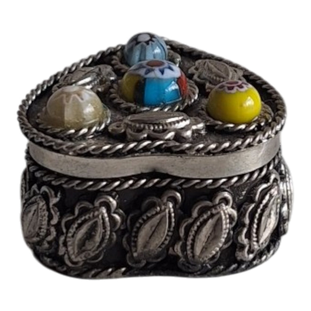 Verzilverd pillen- of ringendoosje - Murano stijl millefiori glaskralen