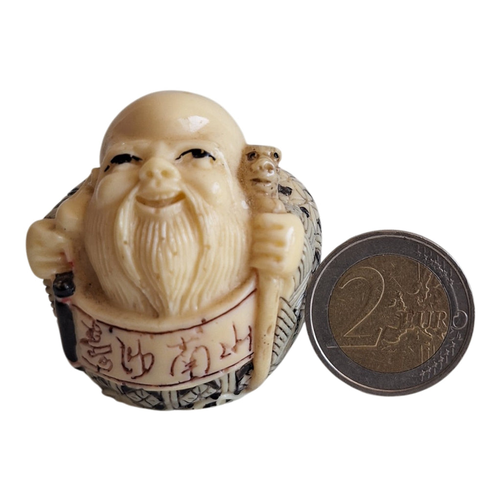 Netsuke Wijsgeer Beeldje - Ivoorkleurig met Kalligrafie