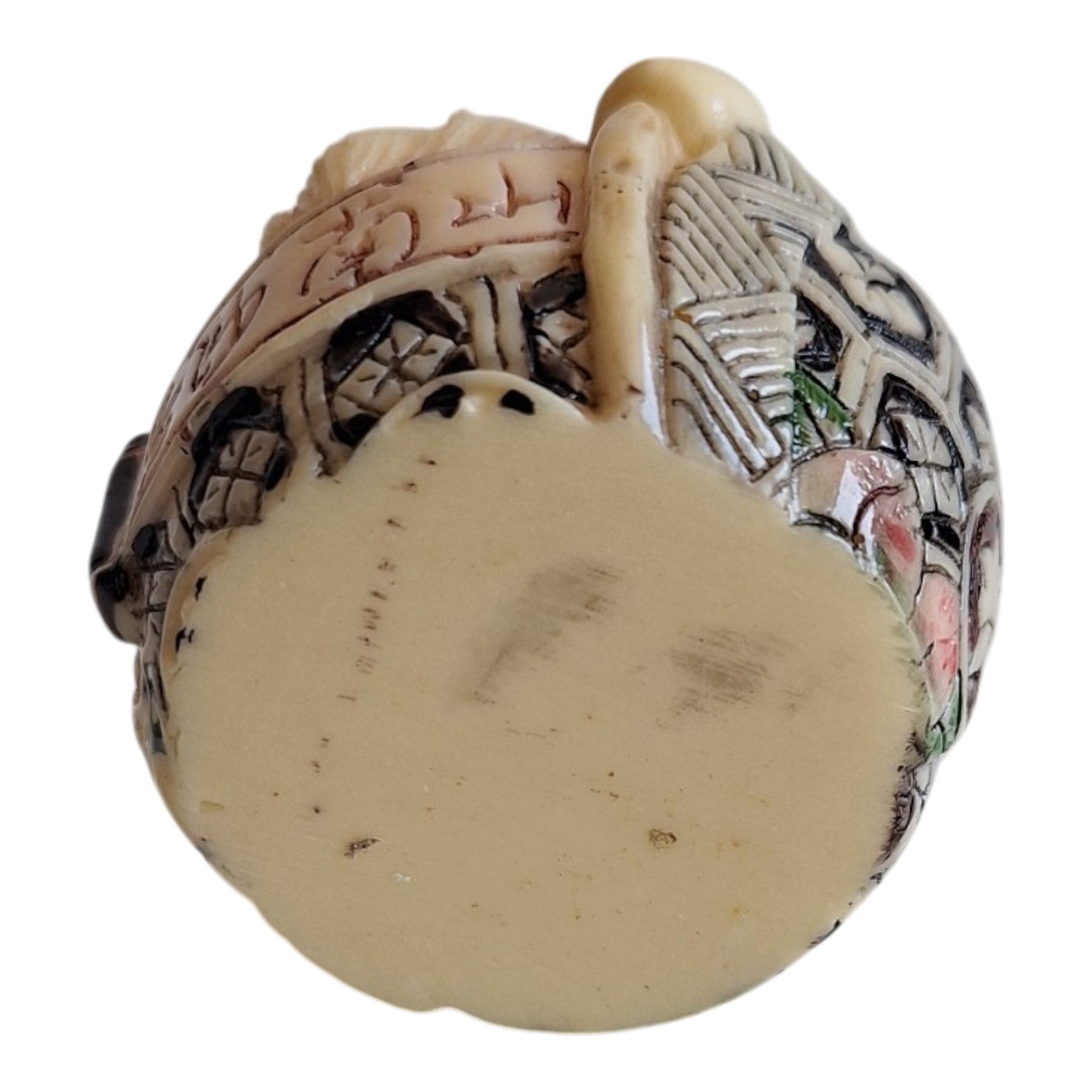 Netsuke Wijsgeer Beeldje - Ivoorkleurig met Kalligrafie