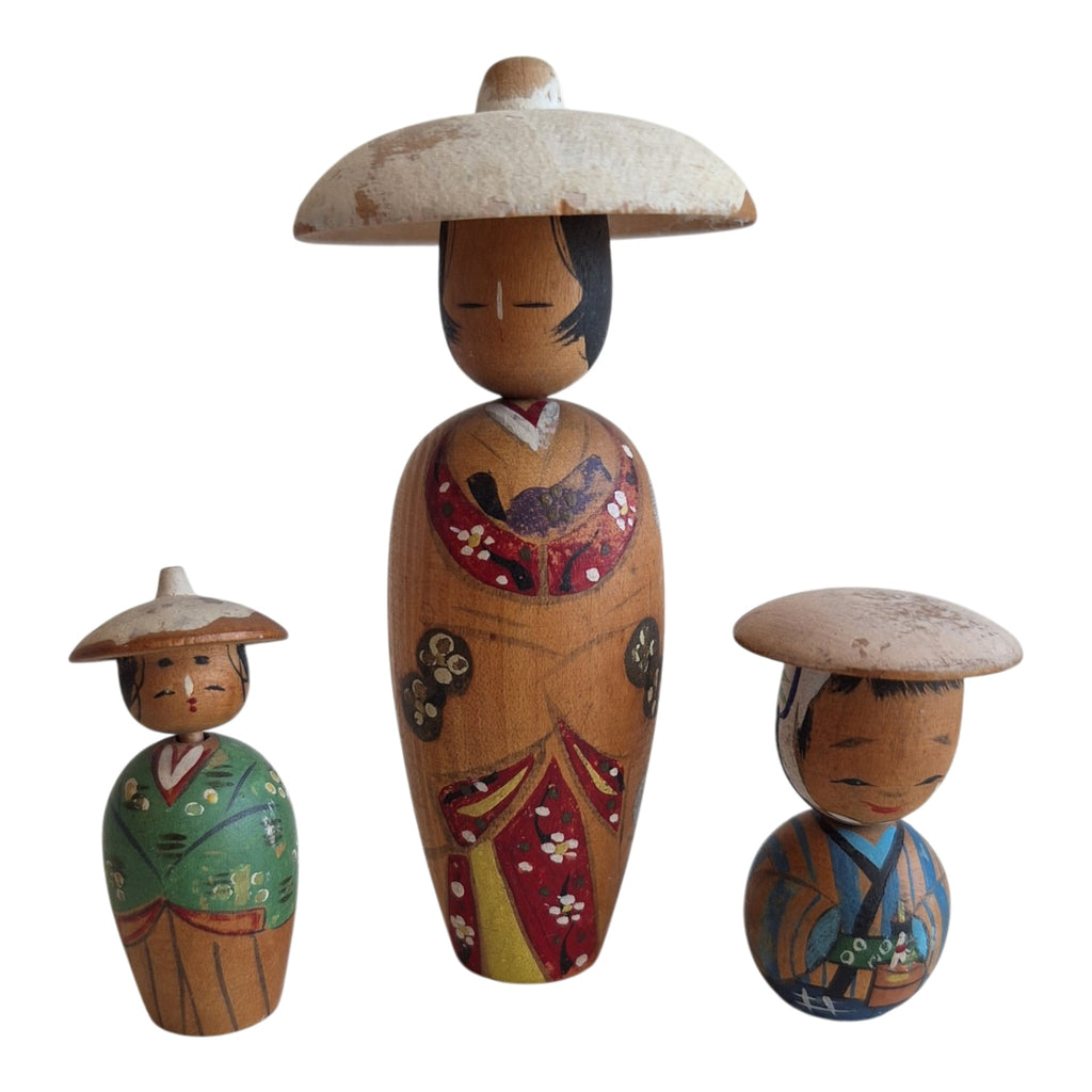 Kokeshi Poppetjes - Set van Drie - Handbeschilderd Hout met Hoedjes