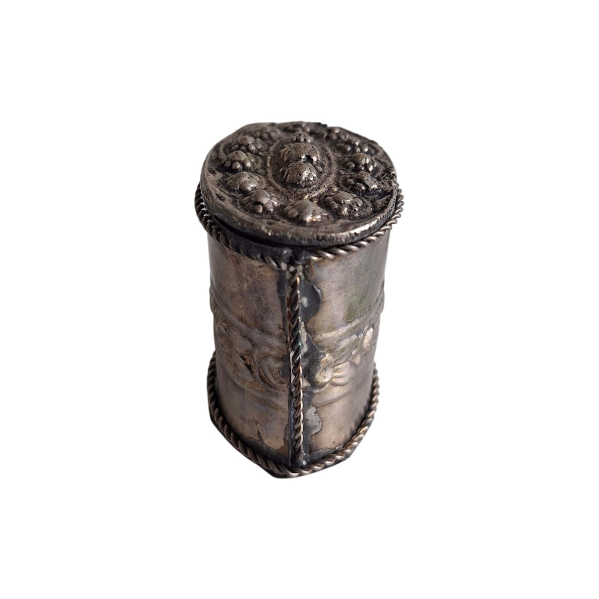 Silver-Plated Pill Box with Embossed Floral Motif – Repoussé Decoration, Antique Patina