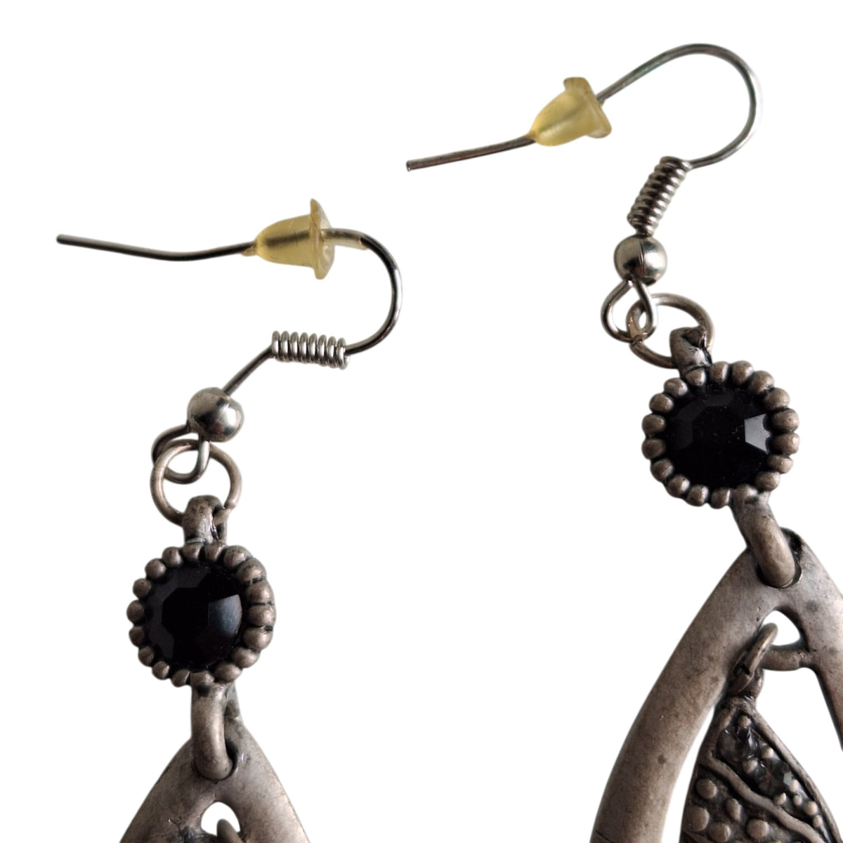 Goldfarbene Ohrstecker mit Perle und Strass