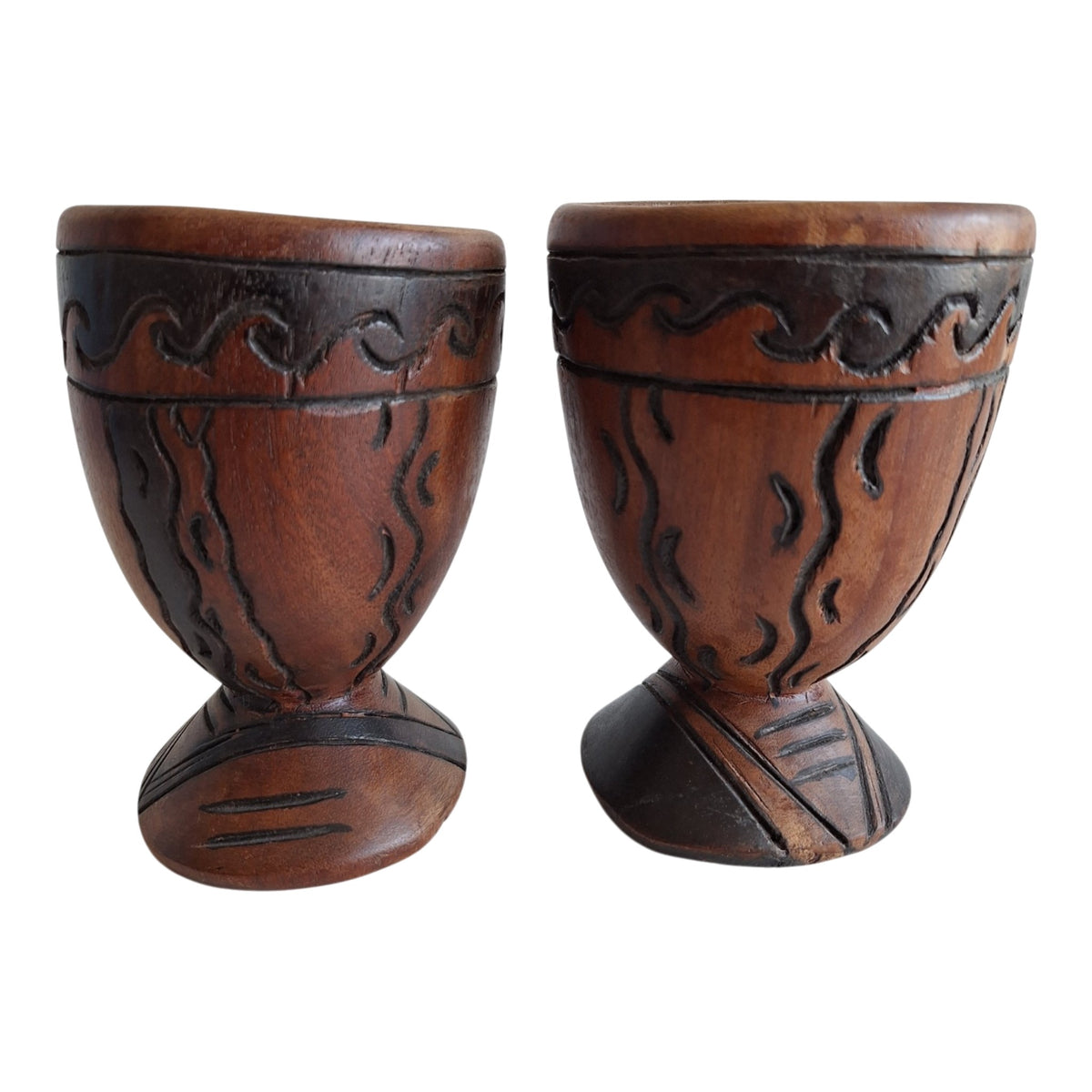 Set van 2 houten kelken uit Centraal- en West-Afrika
