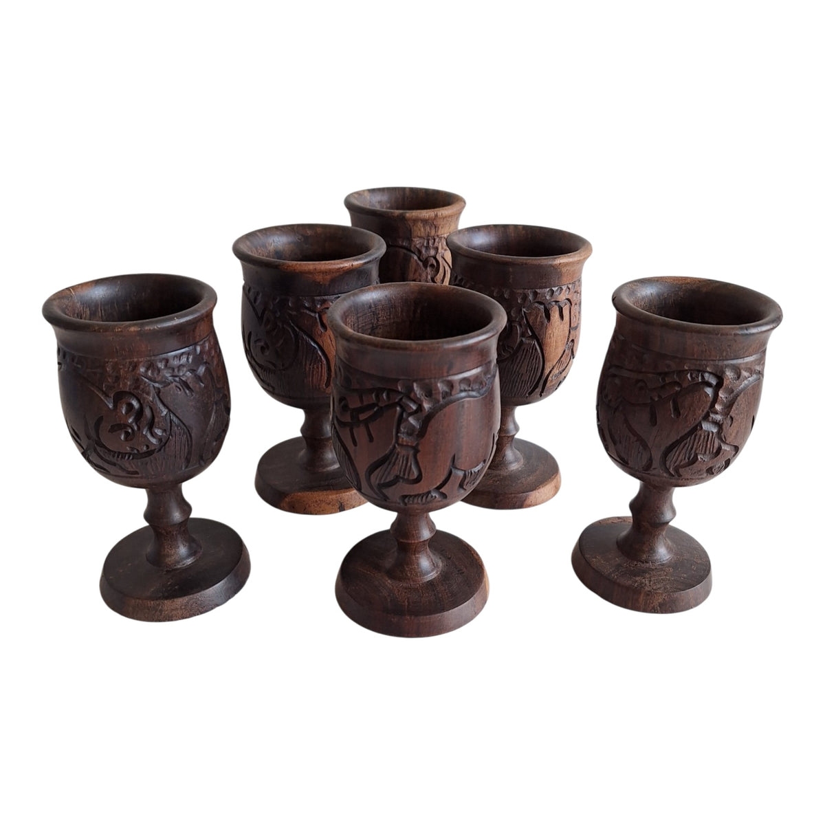 Set van 6 handgesneden Afrikaanse houten kelken met dierenreliëf