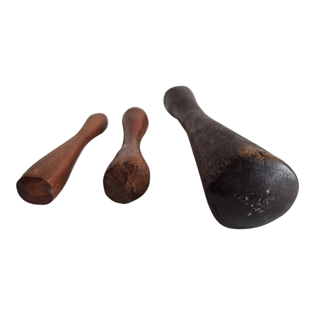 Set van 3 houten Afrikaanse vijzelstampers