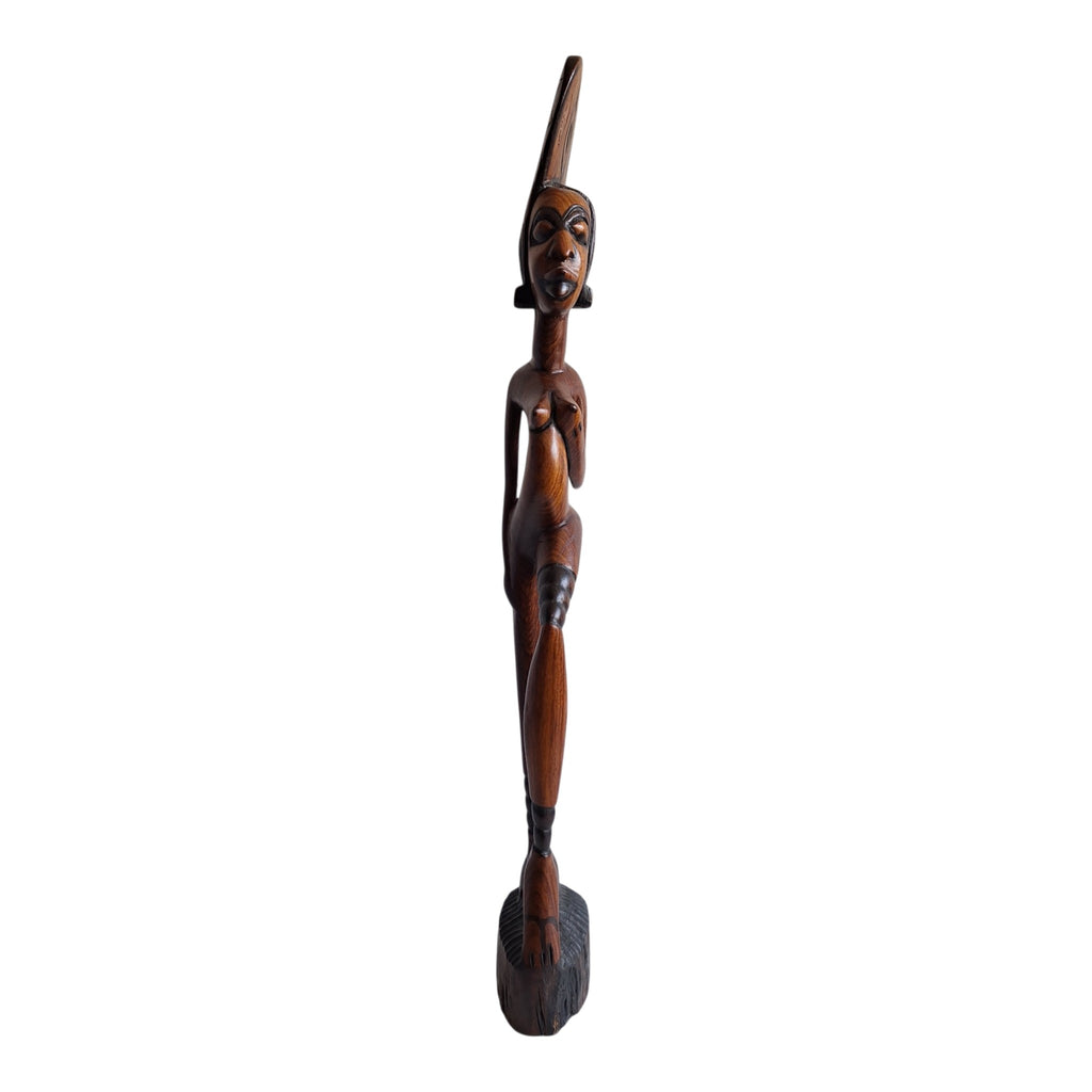 Houten beeld van gestileerde Afrikaanse vrouw - boho stijl