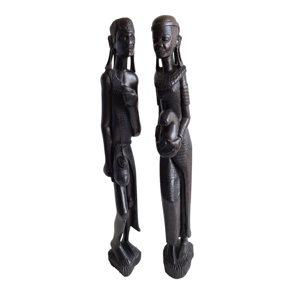 Paar houten Maasai-figuren - man en waterdraagster