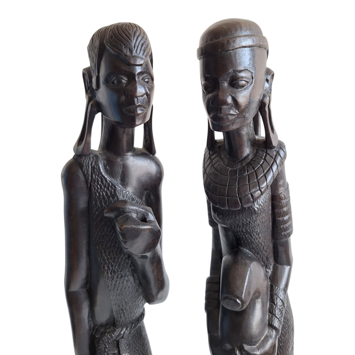 Paar houten Maasai-figuren - man en waterdraagster
