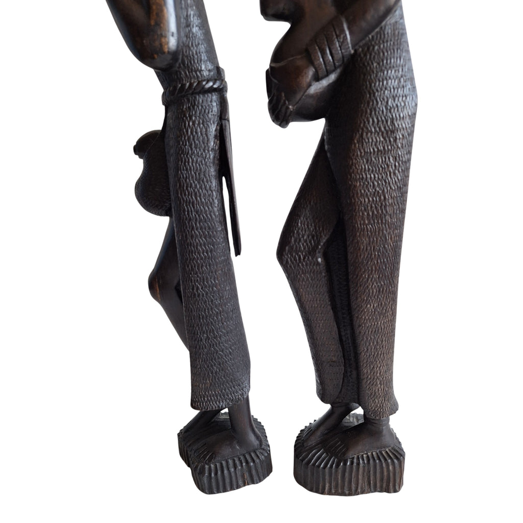 Paar houten Maasai-figuren - man en waterdraagster
