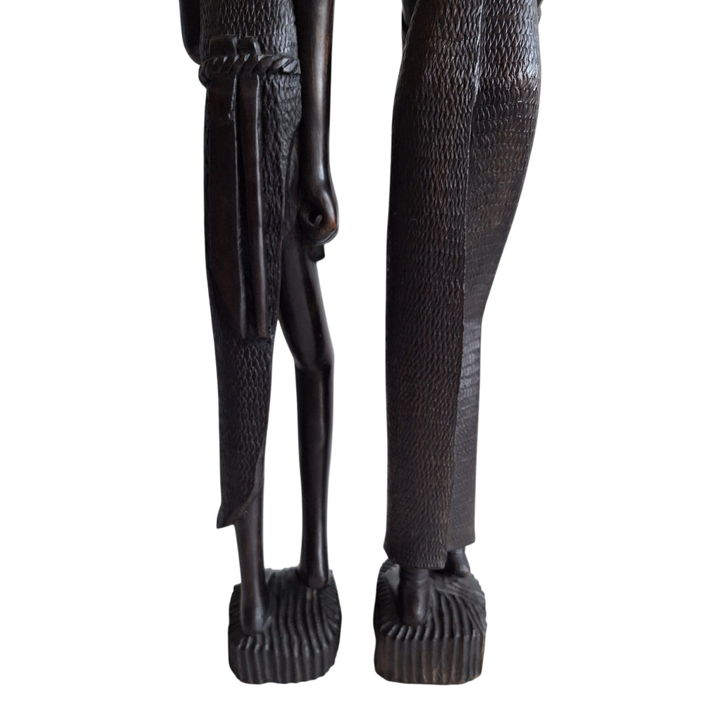 Paar houten Maasai-figuren - man en waterdraagster