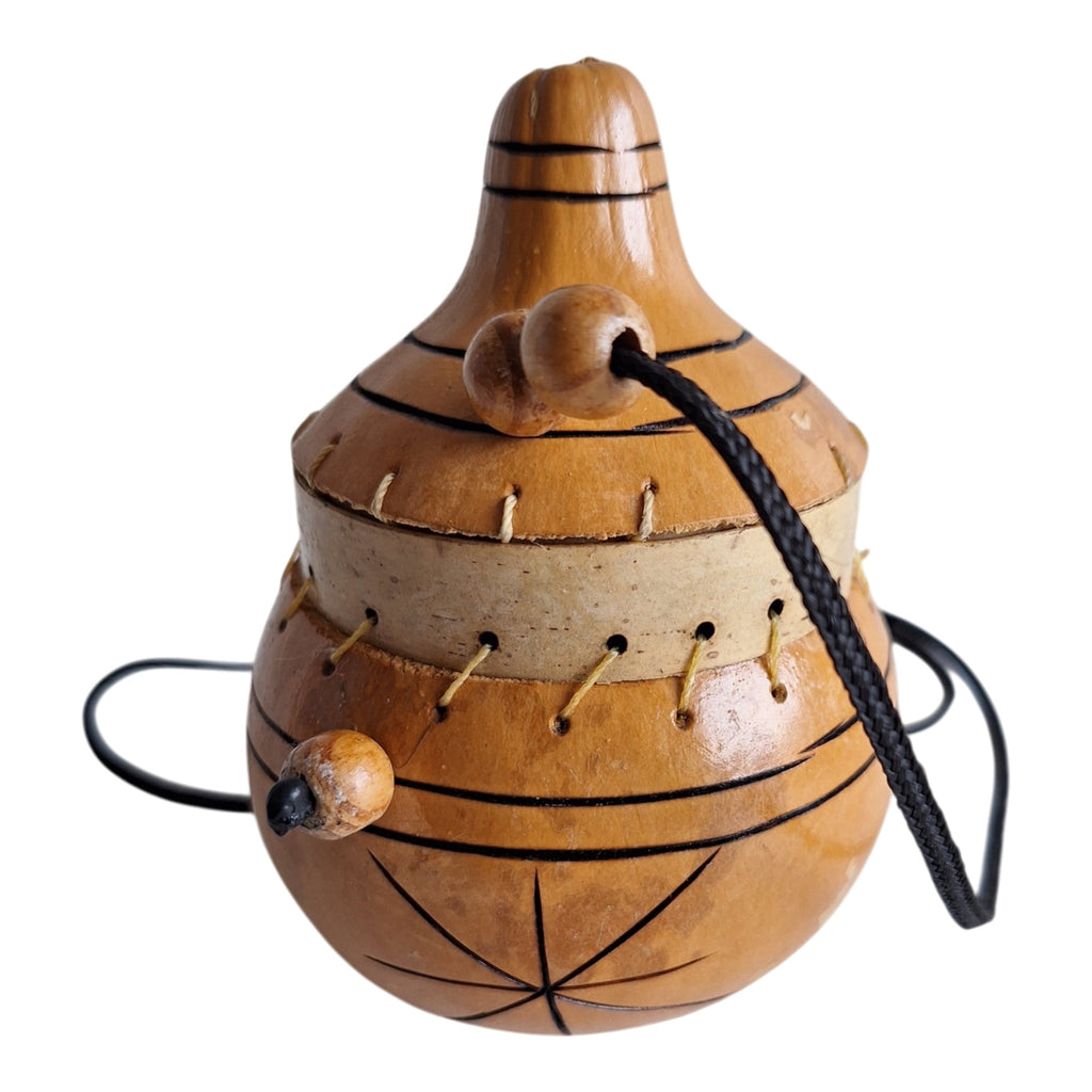 Afrikaans kalebastasje - met houten kraaltjes