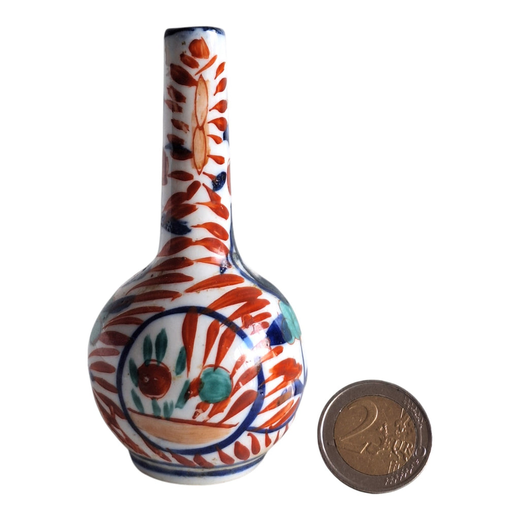 Imari Pfeifenvase – Zwiebelförmige Miniaturvase, japanisches Porzellan, Meiji-Periode