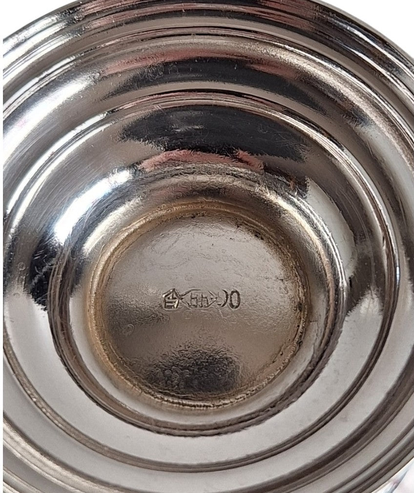 2nd Hand Bargain verzilverd lekbakje voor theezeefje van Hooijkaas voor Douwe Egberts met merktekens op de bodem